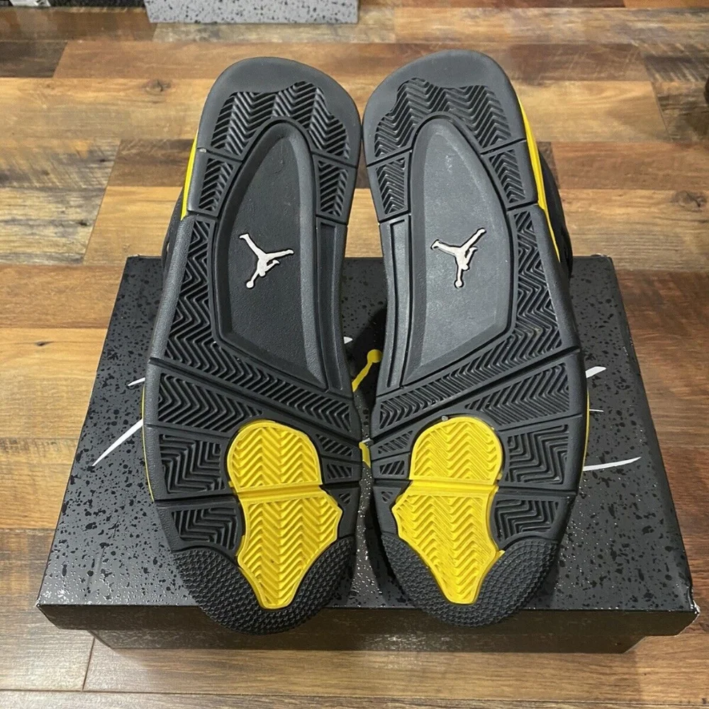 Jordan 4 Thunder male sneakers - Picture 4 of 5
